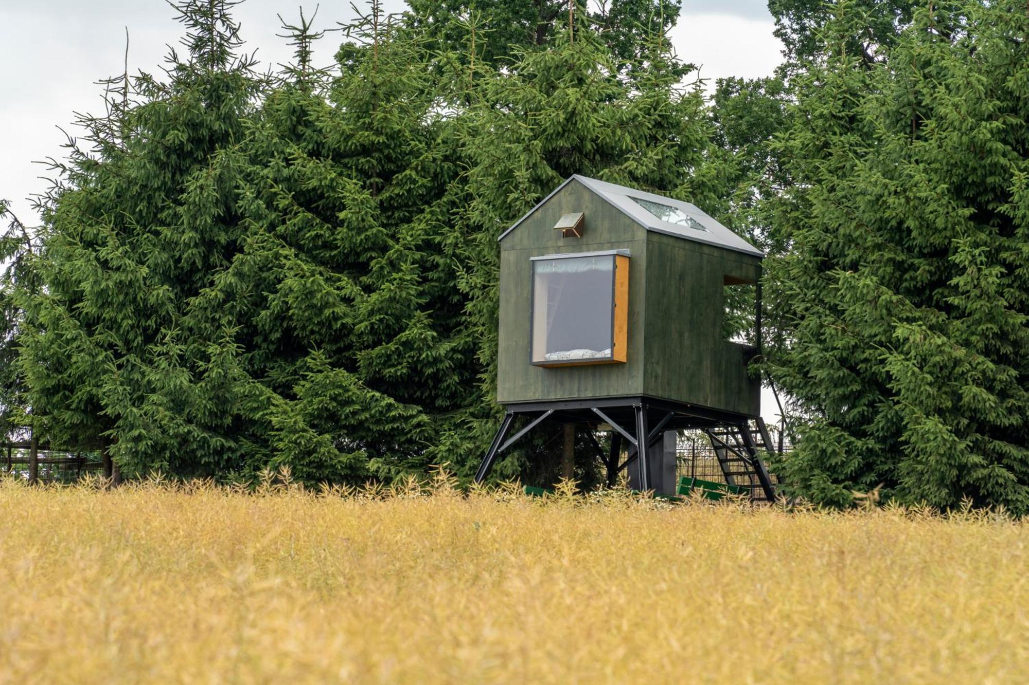 Luxury tent Obytny Posed Sach Dacice